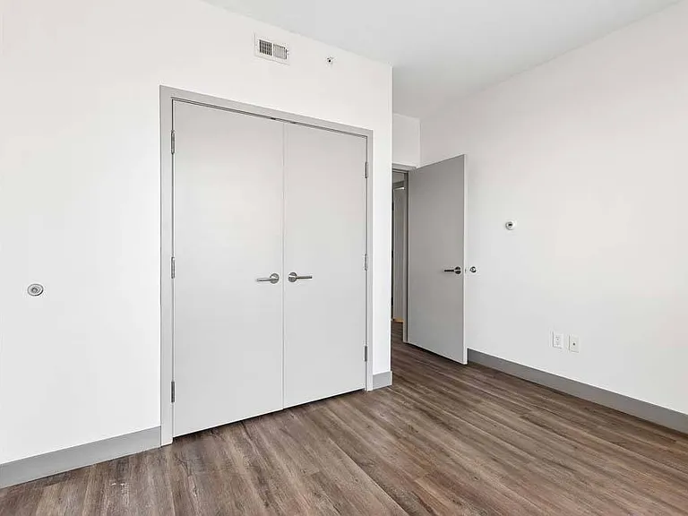 Midtown Crossing Apartments — Photo 127