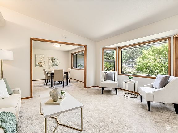 5th image of 1719 Easthill Place NW