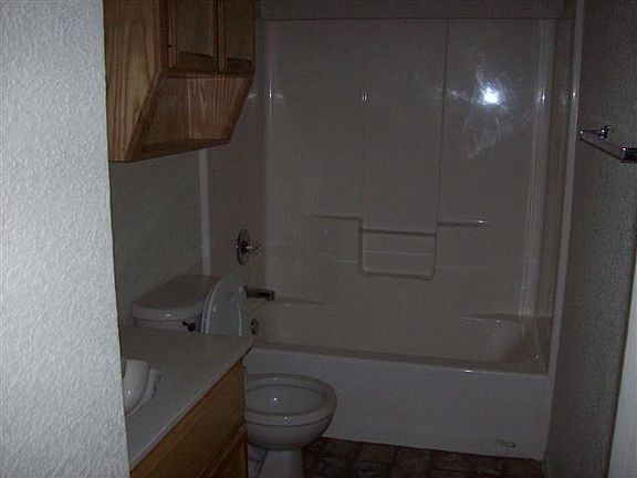 5th image of 2204 Agate Dr