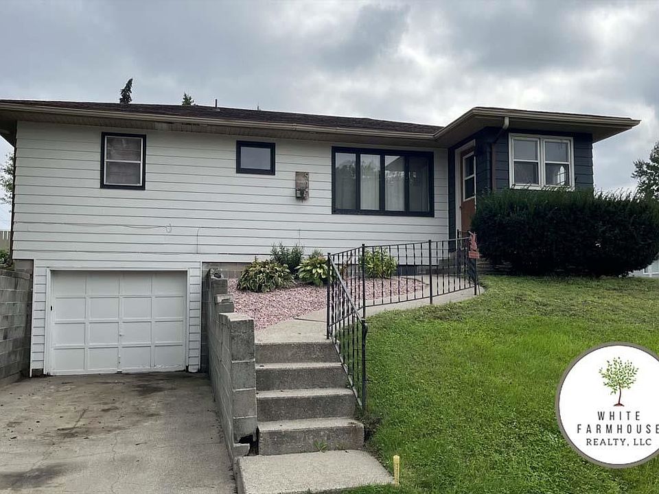 1st image of 917 Maple St