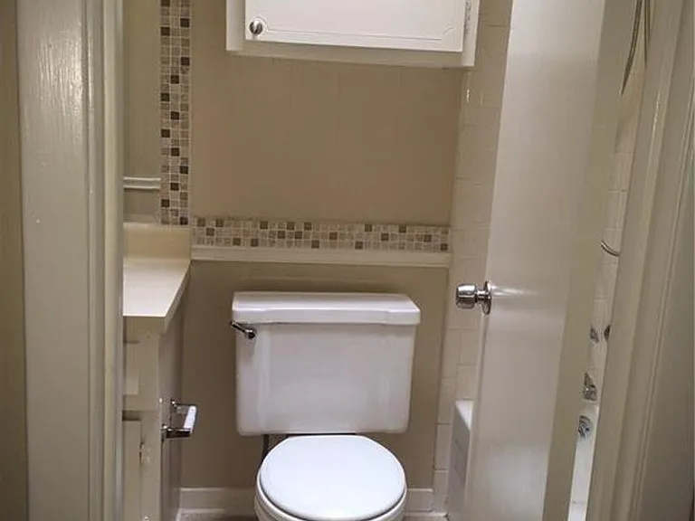 602 W 51st St #101 — Photo 10
