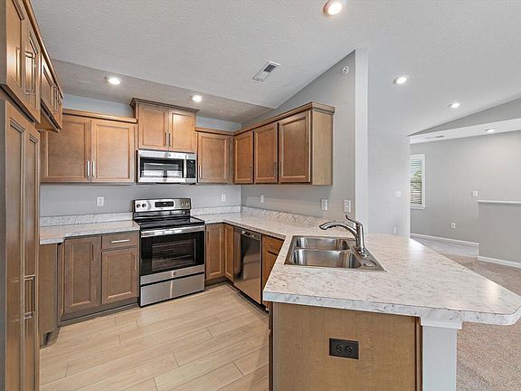 4th image of 2546 Crosshill Dr