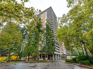3755 Bartlett Ct #702, Burnaby, BC V3J 7G7