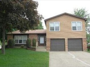 28 Auburn Dr, Glendale Heights, IL 60139