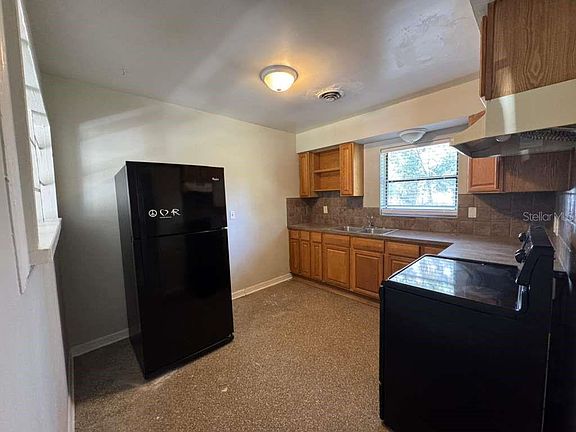 2nd image of 5717 Fernhill Dr