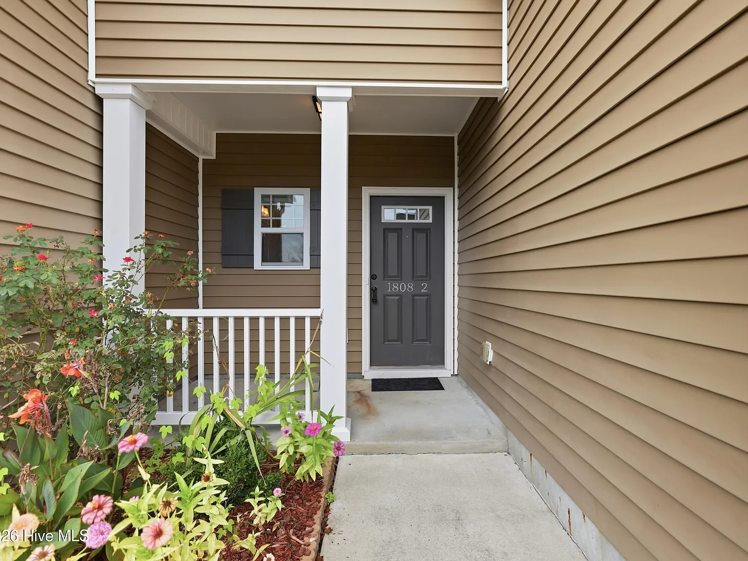1808 Fox Den Way — Photo 2