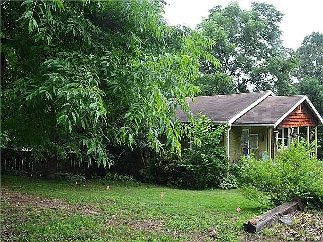 31 Cherokee Rd — Photo 1