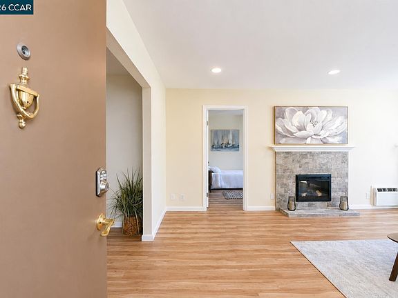3rd image of 395 Camelback Rd APT 2