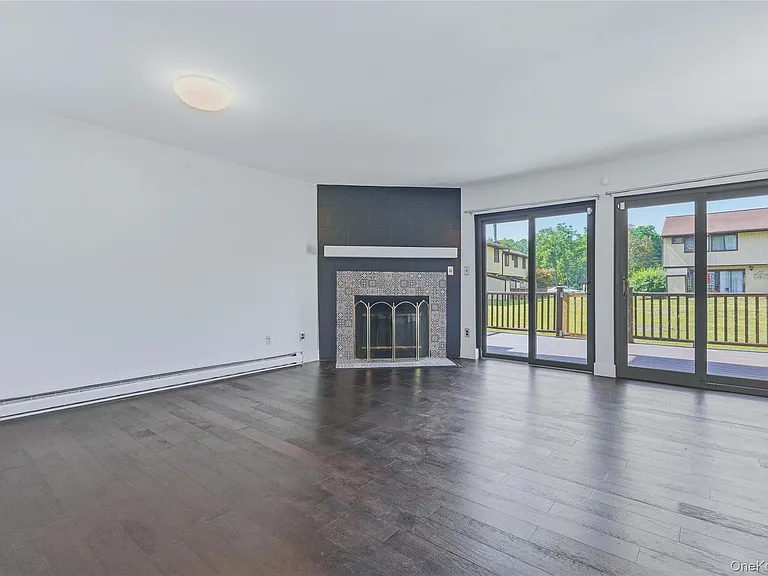 601 Chelsea Cv S — Photo 2