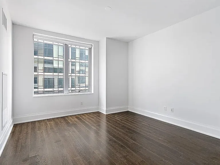 50 Riverside Blvd #4S — Photo 5