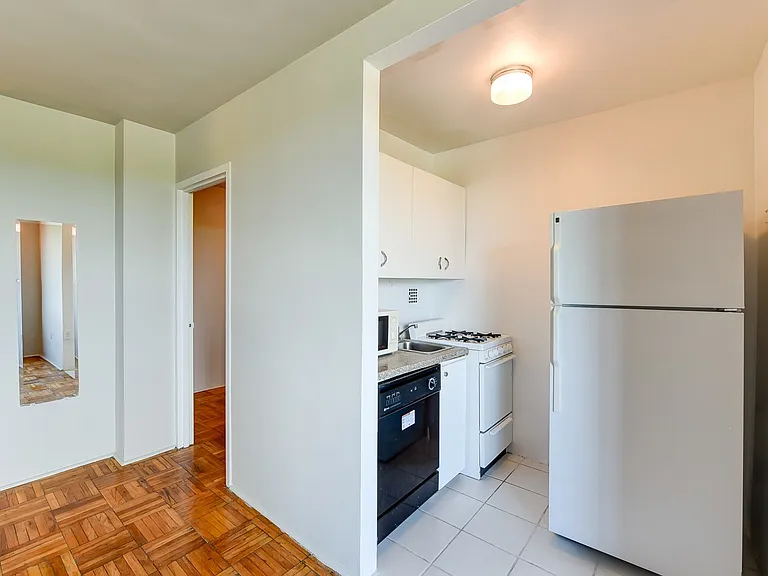 1021 Arlington Blvd #525 — Photo 7
