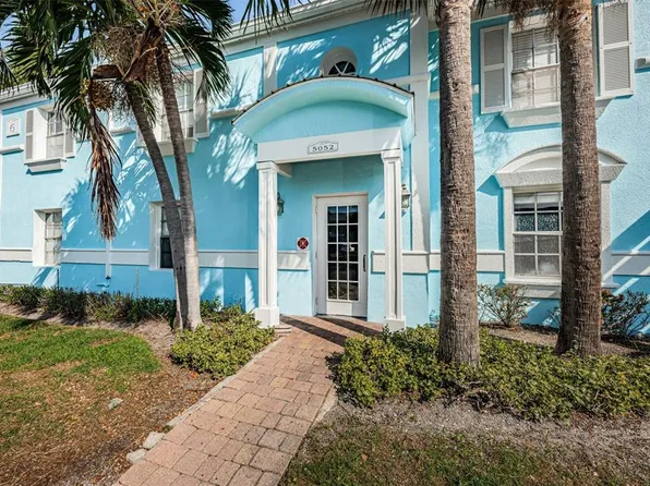 5052 Starfish Dr SE APT D, Saint Petersburg, FL 33705