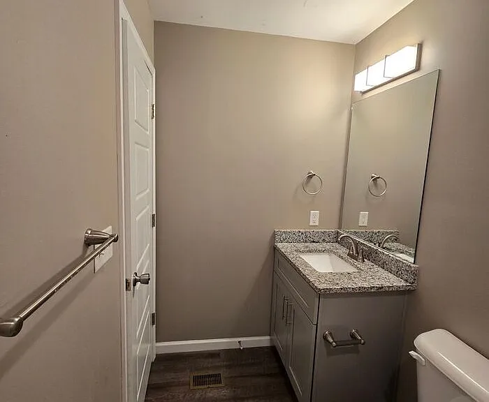 613 Brister St #B-103 — Photo 17