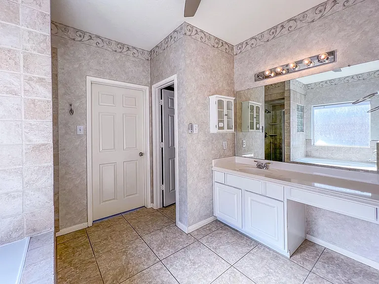 19911 Stonelodge Dr — Photo 18
