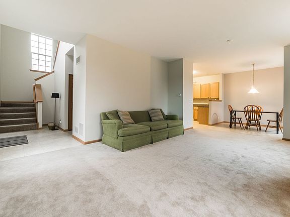 5th image of 1524 Waterside Dr Unit 4