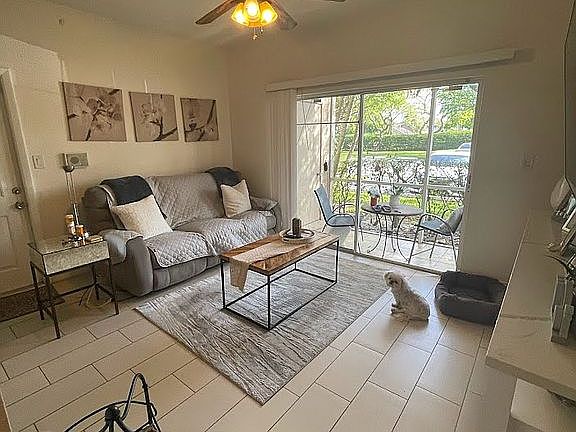living area 