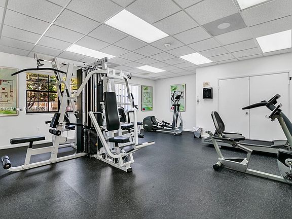 2nd image of 251 Palm Cir W APT 202