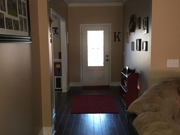 Foyer to front door 