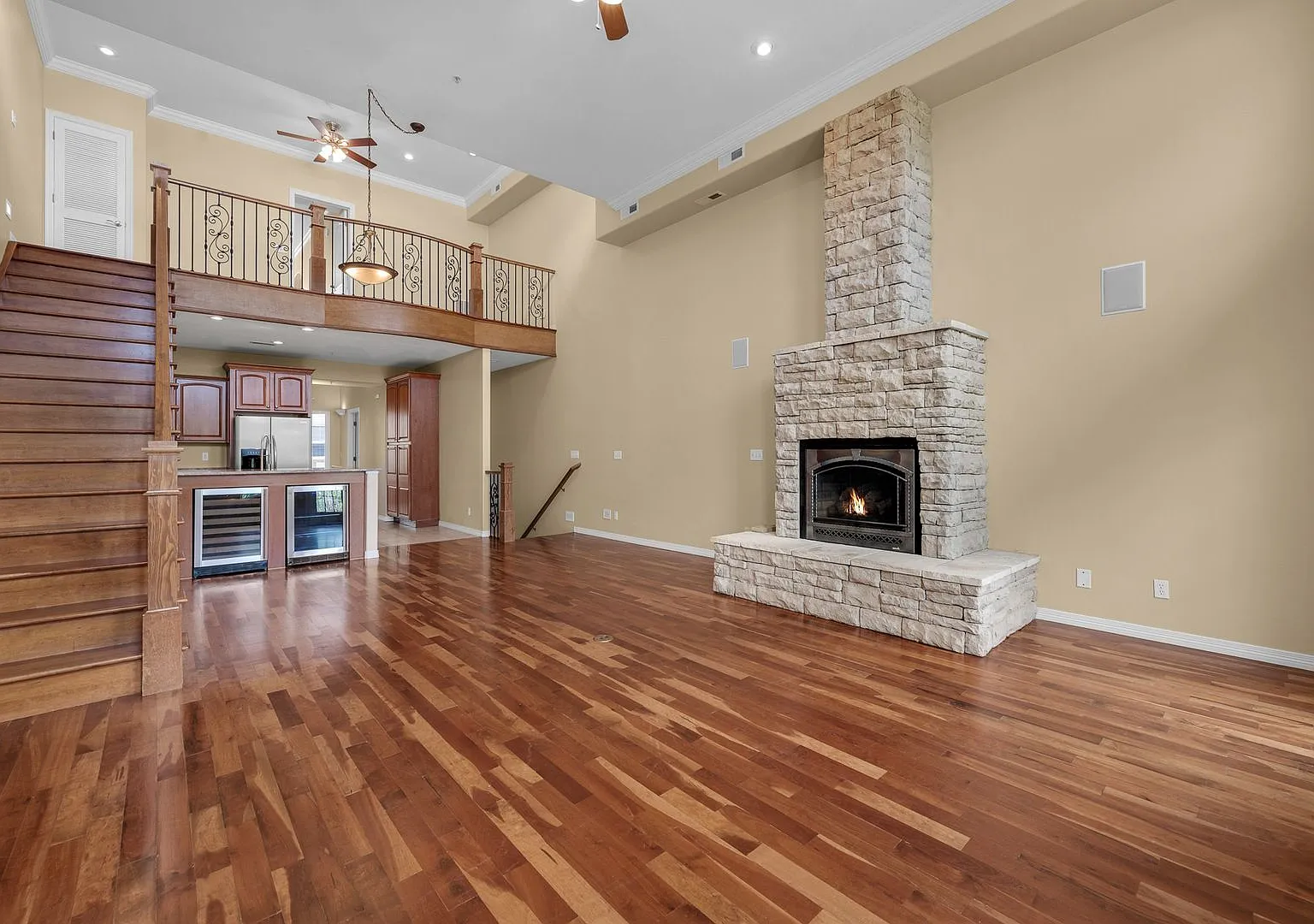 233 E Fountain Blvd — Photo 4