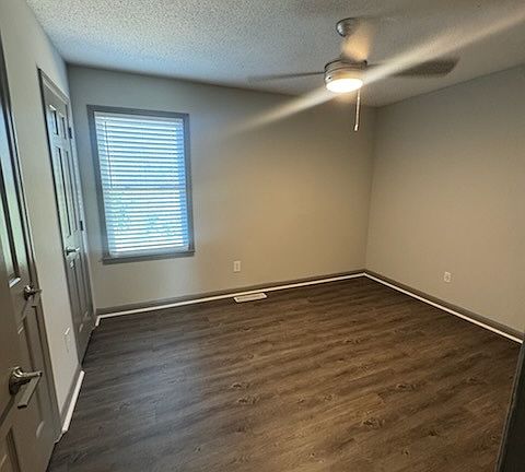 3rd image of 2133 W Gordon Ave #C
