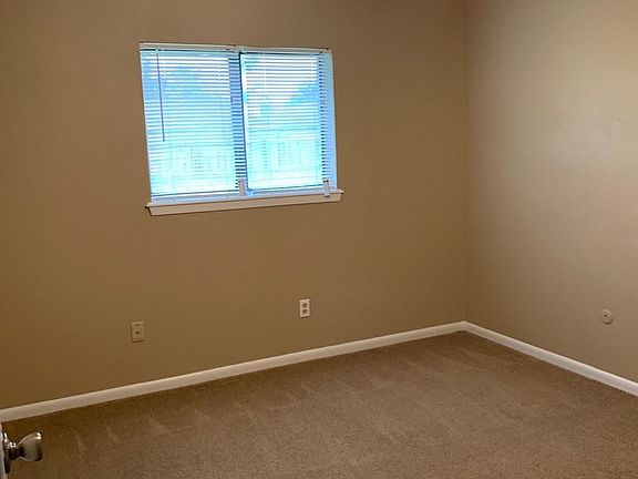 4th image of 3329 Otranto Dr