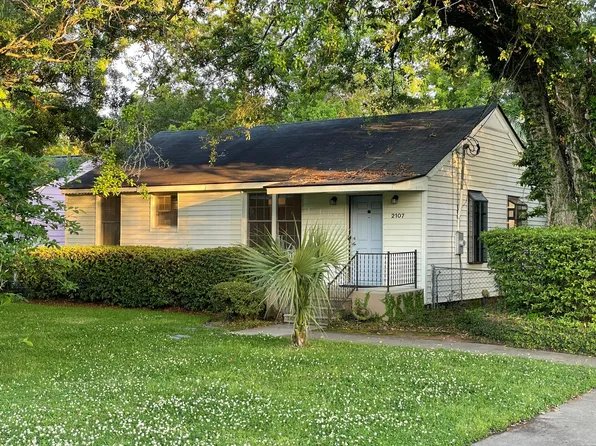 2107 Saint James Dr, Charleston, SC 29412