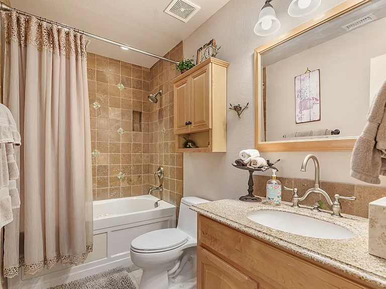43260 Silktree Ln — Photo 8