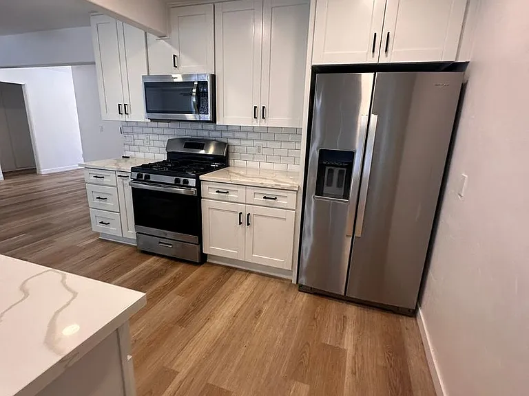 6249-6253 Mary Lane Dr — Photo 33