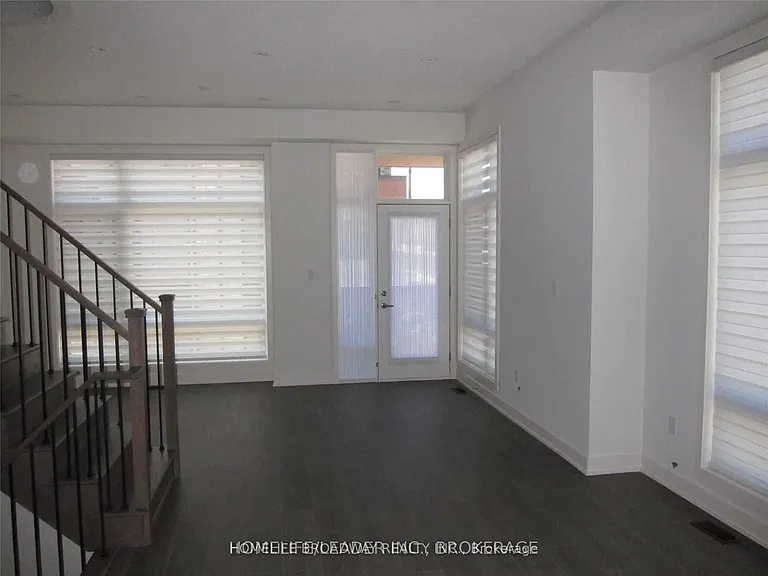 2 Benoit St — Photo 7