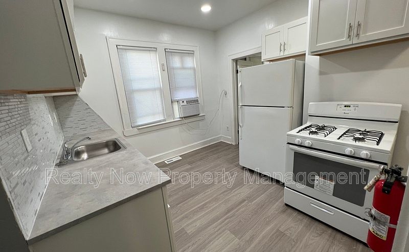 1st image of 12228 Fairview Ct