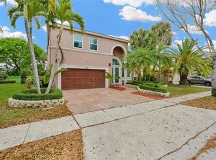 1500 SW 171st Ter, Pembroke Pines, FL 33027