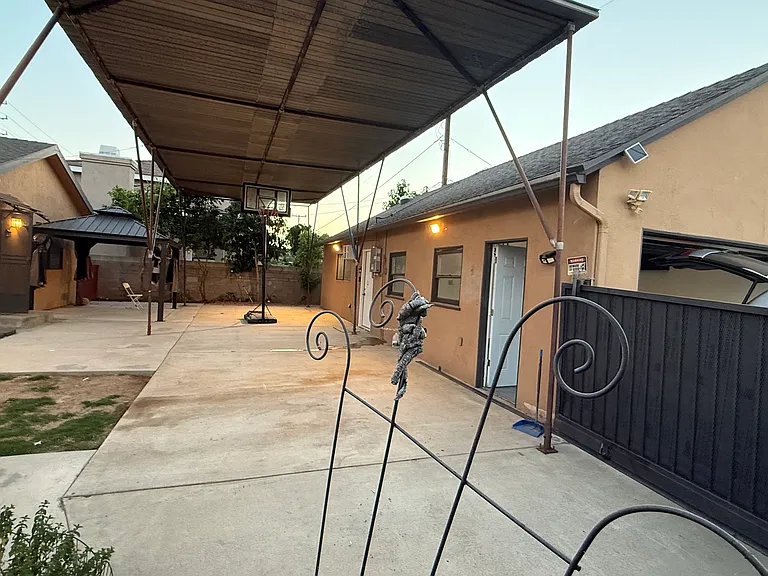 10257 Olive St — Photo 59