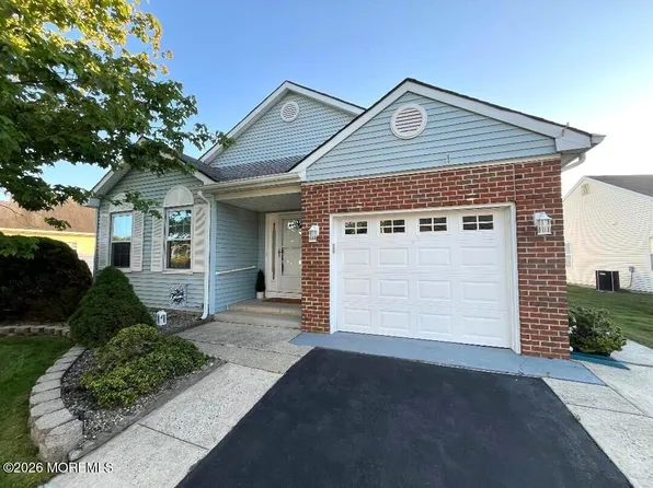 106 Chesterfield Lane, Toms River, NJ 08757