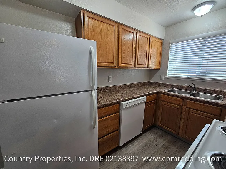 2951 Robert Ct — Photo 8
