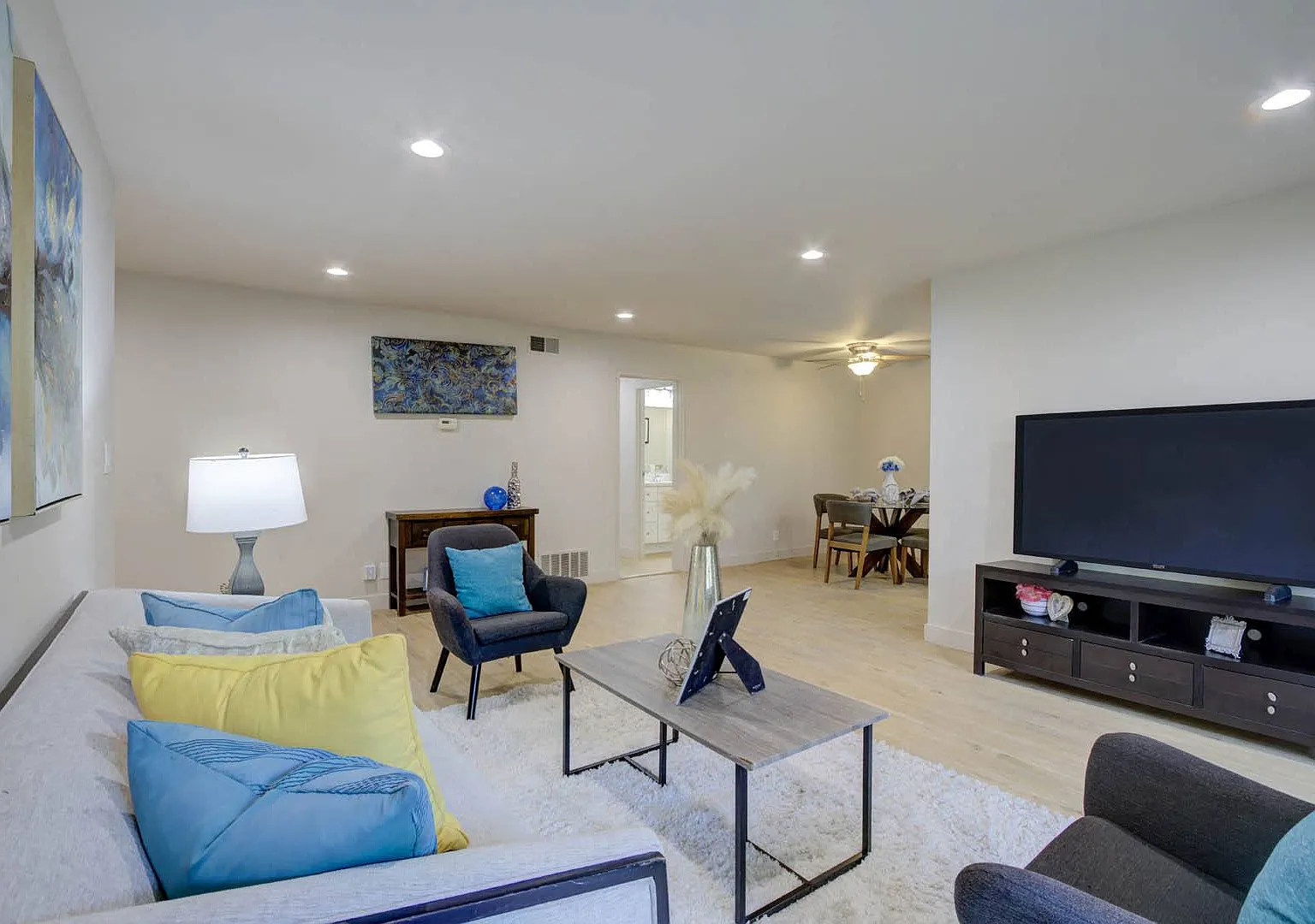 Crestview Apartments — Photo 4