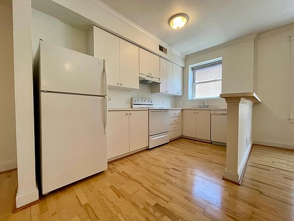 3rd image of 4364 Lindell Blvd APT 3NW