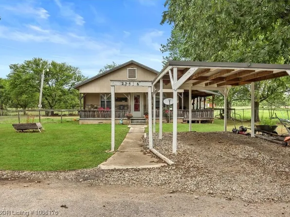 22516 Nobles Rd, Howe, OK 74940