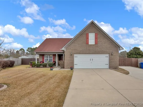 409 Seabiscuit Dr, Raeford, NC 28376
