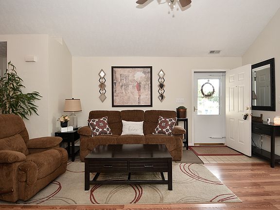 5th image of 7405 Chapel Villas Dr Unit C