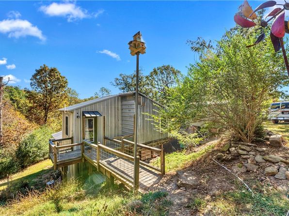 10182 Clairborne Rd, Rogers, AR 72758