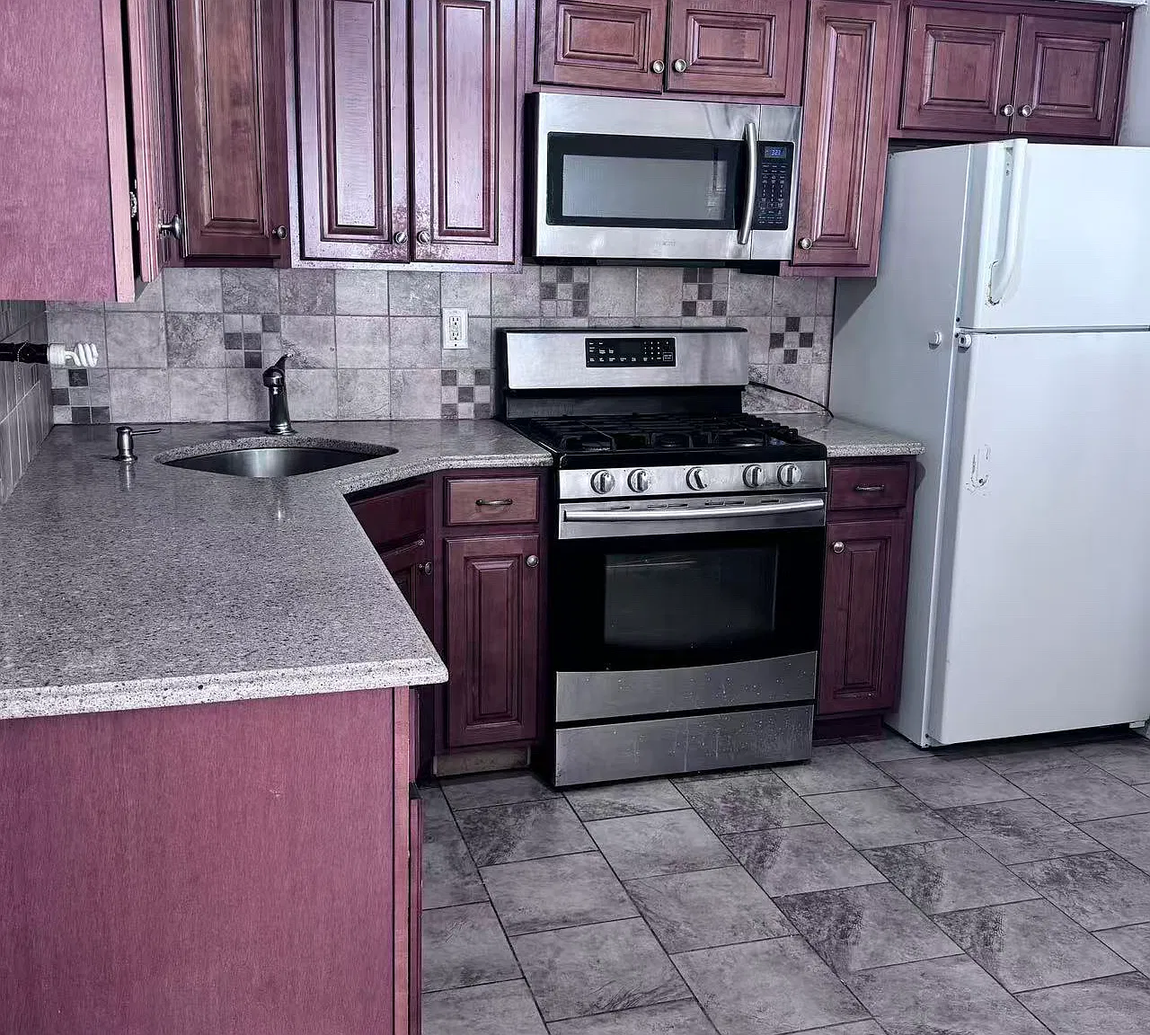 84 Gary Ct — Photo 4