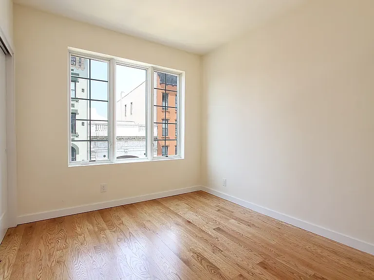 720 Manhattan Ave #1 — Photo 3