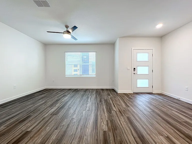 231 Dapper Ct — Photo 17