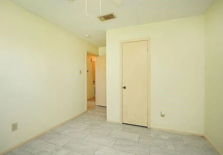 8215 Summer Quail Dr — Photo 24