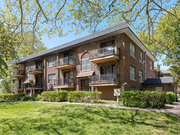 3600-3606 W Roanoke Parkway, 3606 Roanoke Pkwy #3600-5, Kansas City, MO 64111