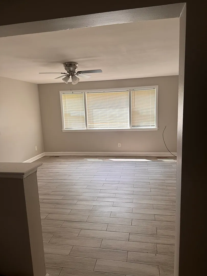 2 bed, 880 sqft, $1,450 — Photo 2
