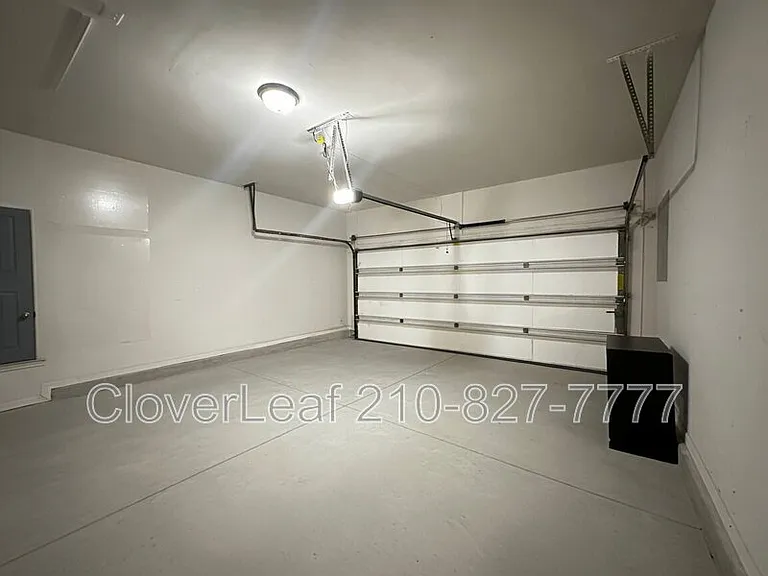 2606 Bluff Xing — Photo 42