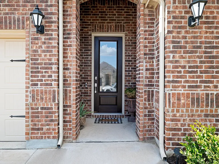 1133 Canuela Way — Photo 3