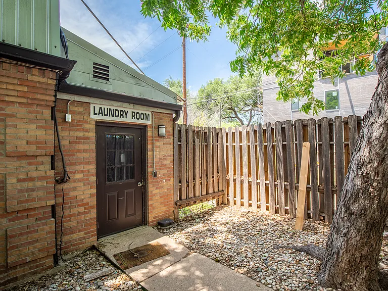 2020 S Congress Ave #A2102 — Photo 26