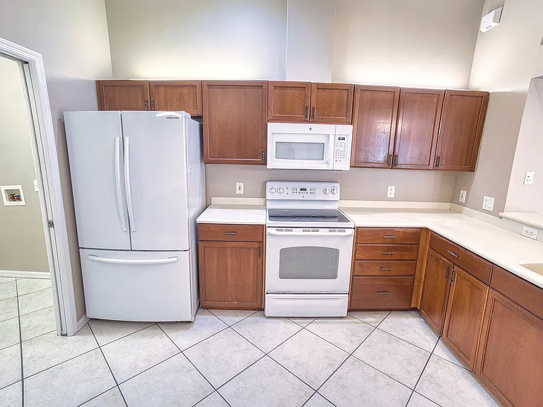 5919 32nd St E — Photo 18